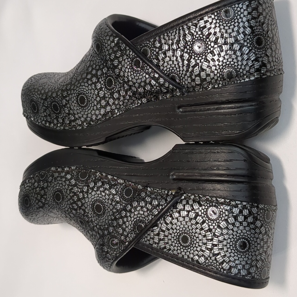 Dansko Pro XP Medallion Metallic Leather Slip Resistant Clog Sz EU 36/US 5.5-6 - Picture 7 of 16